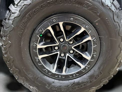 Used 2024 Jeep Wrangler Unlimited Rubicon w/ XTREMEE 35" Tire Package AWD/4WD image 32