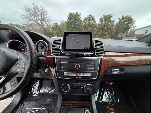 Used 2019 Mercedes-Benz GLS 450 4MATIC w/ Premium 1 Package image 11