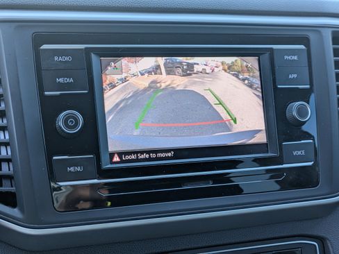 Used 2021 Volkswagen Atlas S image 23