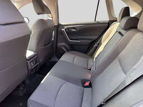 Used 2021 Toyota RAV4 XLE AWD/4WD image 16