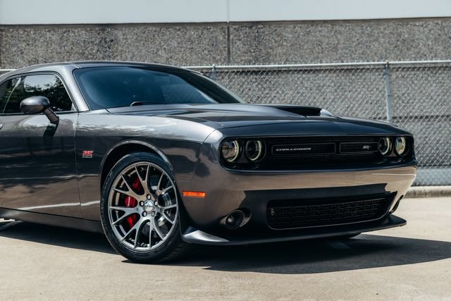 Used 2015 Dodge Challenger SRT w/ Technology Group RWD image 43