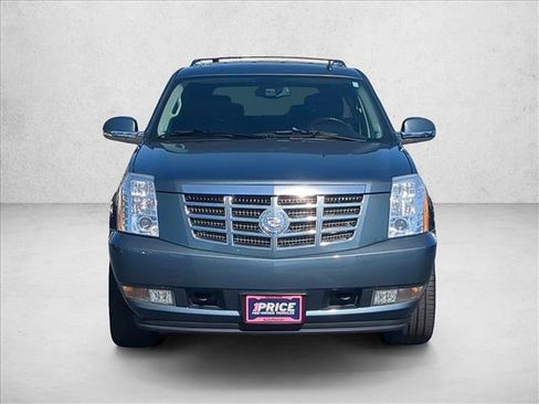 Used 2008 Cadillac Escalade AWD image 2