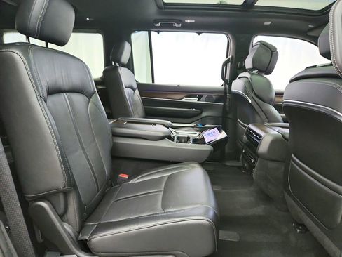 Used 2022 Jeep Grand Wagoneer Series I AWD/4WD image 36