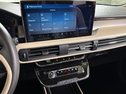 Used 2025 Lincoln Corsair AWD image 33