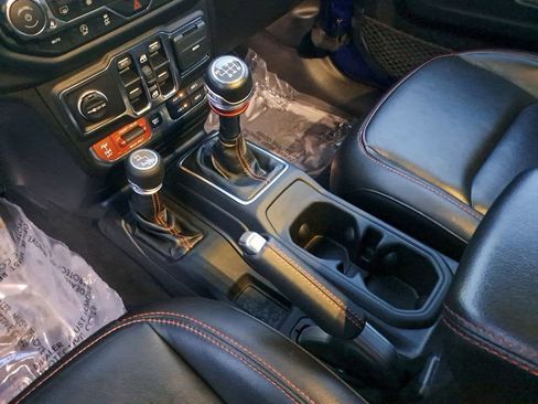 Used 2019 Jeep Wrangler Unlimited Rubicon w/ Dual Top Group image 25