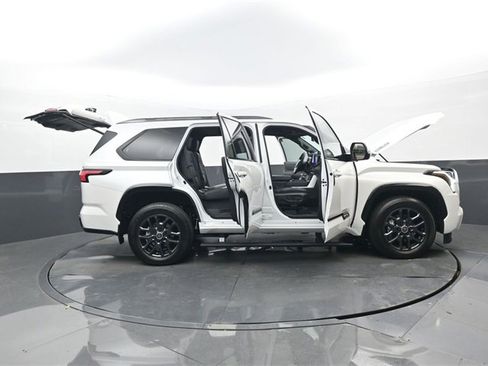 Used 2024 Toyota Sequoia Platinum image 34