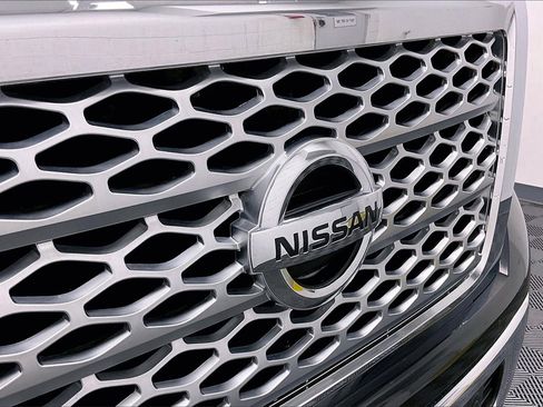 Used 2016 Nissan Titan SL image 25