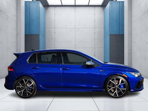 Used 2022 Volkswagen Golf R image 23