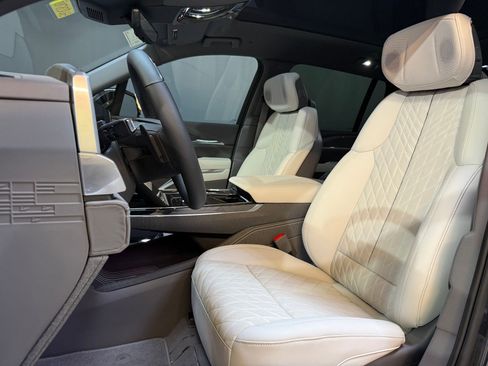 New 2025 Cadillac Escalade IQ Luxury 1 image 4