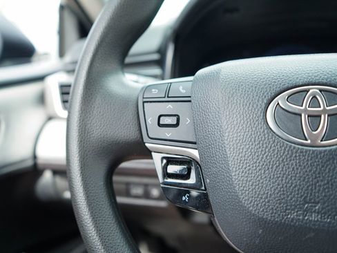 Used 2025 Toyota Camry LE w/ Convenience Package image 26