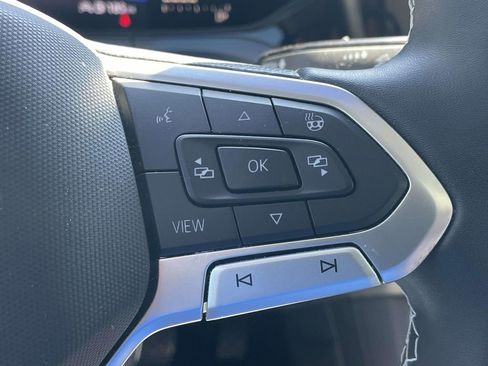 Certified 2022 Volkswagen Taos SE FWD image 23