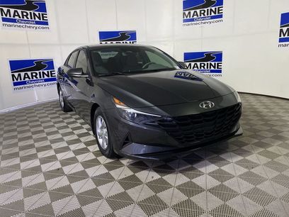 Used 2023 Hyundai Elantra SE w/ Cargo Package
