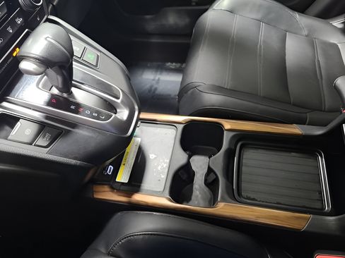 Certified 2020 Honda CR-V Touring image 32