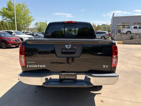 Used 2021 Nissan Frontier SV image 4