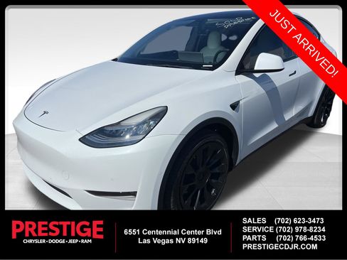 Used 2021 Tesla Model Y Long Range image 1