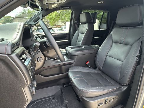 Used 2023 Chevrolet Tahoe RST w/ Luxury Package AWD/4WD image 13