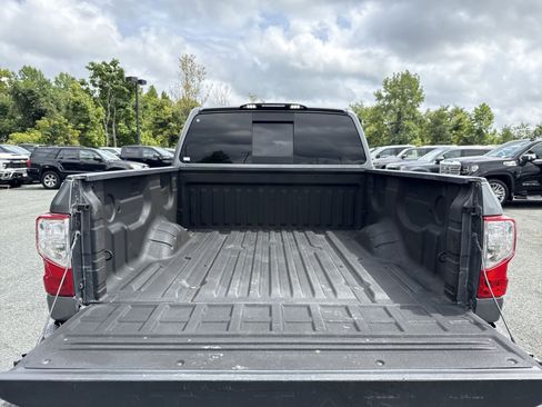 Used 2018 Nissan Titan SV w/ SV Convenience Package AWD/4WD image 27