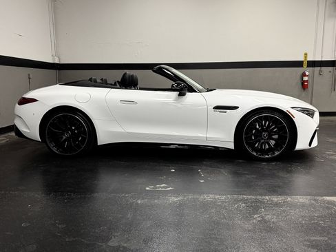 Used 2025 Mercedes-Benz SL 55 AMG 4MATIC image 5