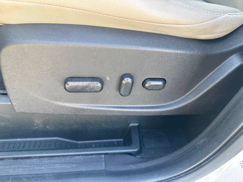 Used 2018 Ford Escape Titanium FWD image 18