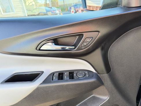 Used 2019 Chevrolet Equinox LS image 16