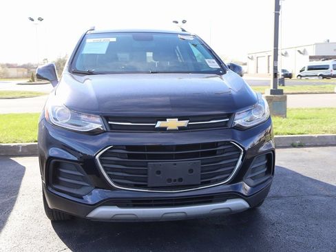 Used 2022 Chevrolet Trax LT w/ Driver Confidence Package image 5