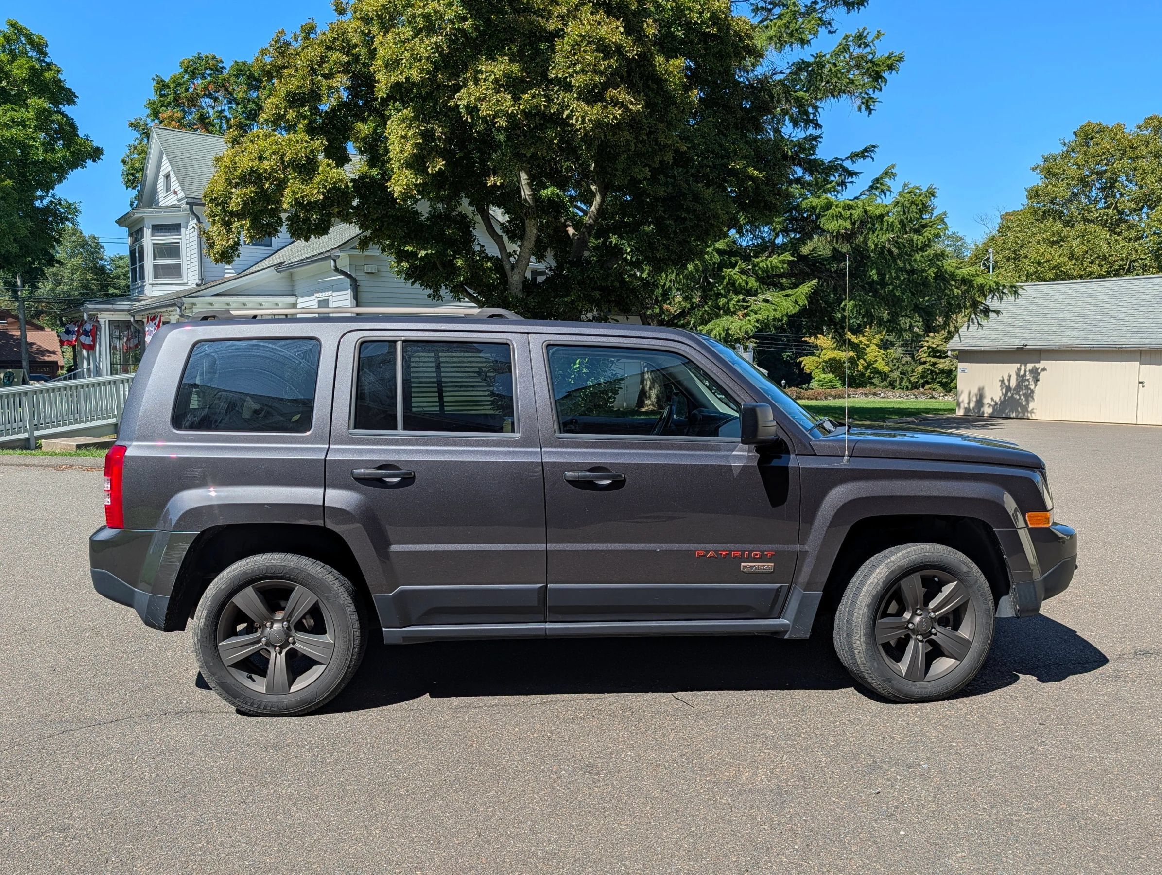 Used 2016 Jeep Patriot 75th Anniversary w/ Power Value Group AWD/4WD image 5