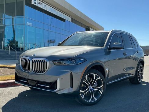 New 2026 BMW X5 xDrive50e image 1