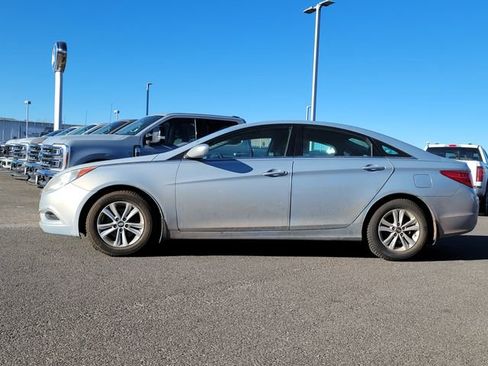 Used 2012 Hyundai Sonata GLS w/ Popular Equipment Pkg FWD image 2