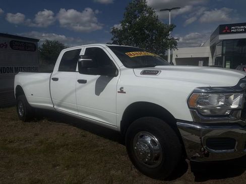 Used 2024 RAM 3500 Tradesman w/ Chrome Appearance Group AWD/4WD image 11
