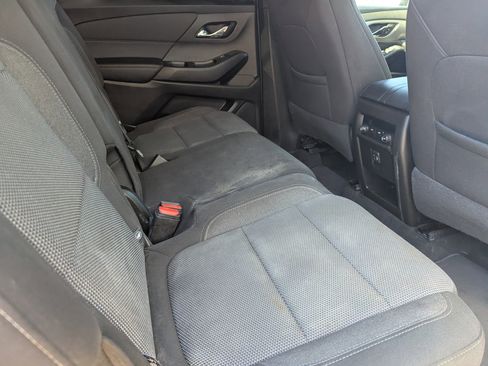 Used 2023 Chevrolet Traverse LT image 11