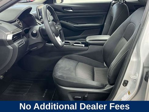 Used 2024 Nissan Altima 2.5 SV FWD image 14
