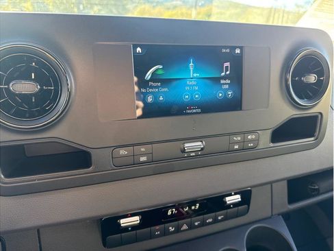 Used 2024 Mercedes-Benz Sprinter 2500 image 14