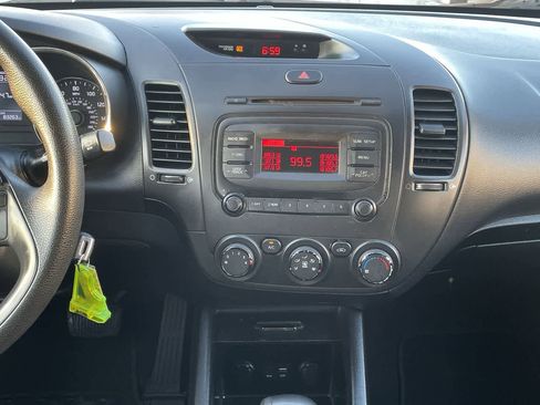 Used 2017 Kia Forte LX image 13