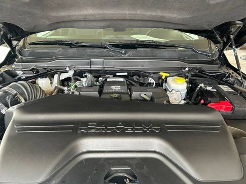 Used 2024 RAM 3500 Tradesman w/ Chrome Appearance Group AWD/4WD image 8