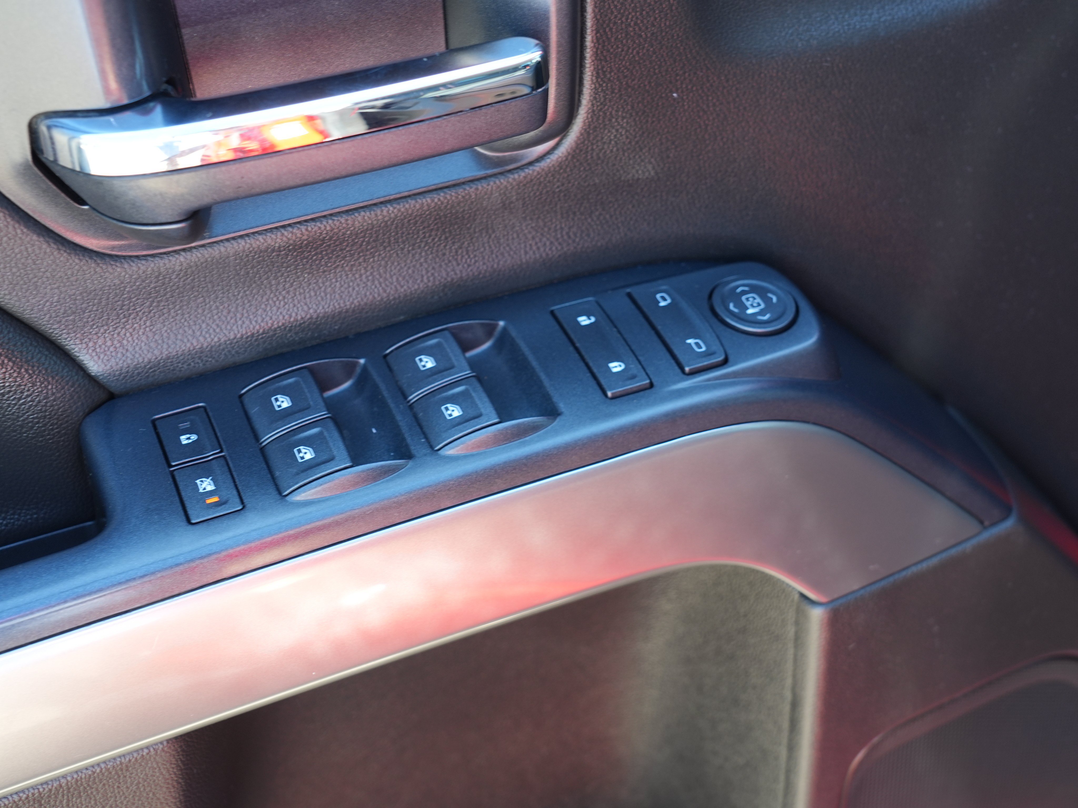 Used 2018 Chevrolet Silverado 1500 LT w/ All Star Edition AWD/4WD image 18