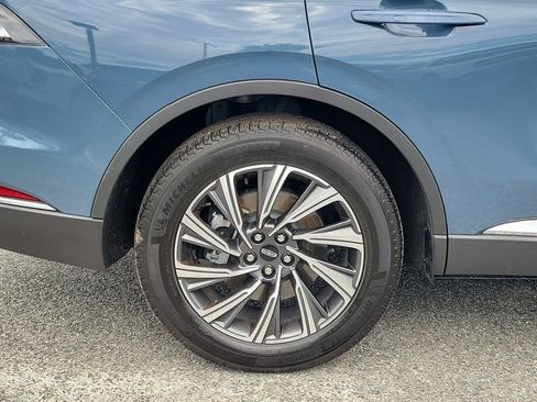 Used 2025 Lincoln Aviator AWD image 6