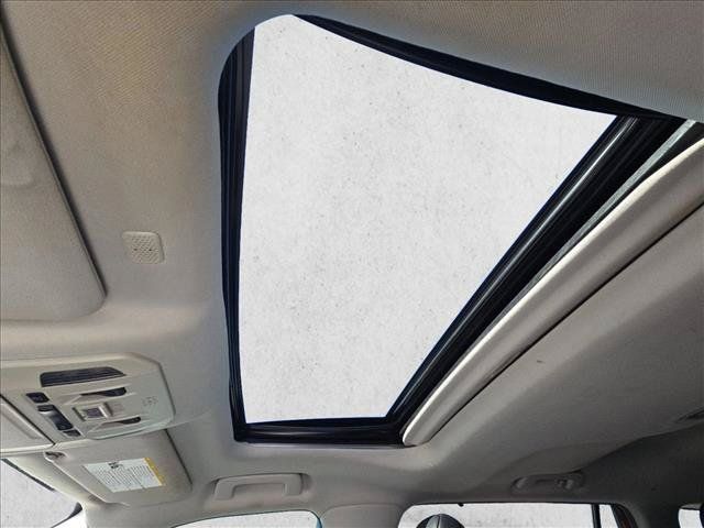 Used 2021 Toyota Highlander XLE FWD image 16