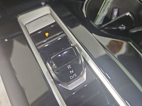 Used 2024 Volkswagen Atlas Peak Edition SEL AWD/4WD image 23