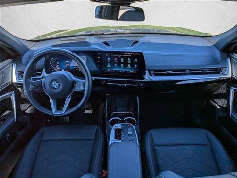 Used 2025 BMW X2 xDrive28i image 17