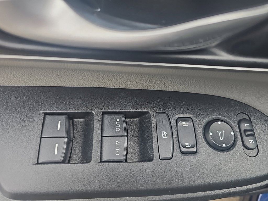Used 2022 Honda CR-V Touring image 11
