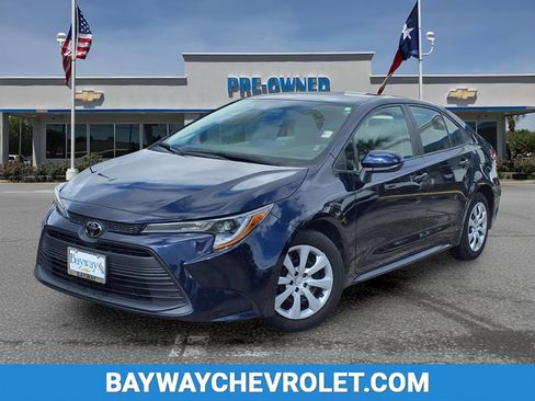 Used 2024 Toyota Corolla LE FWD image 1