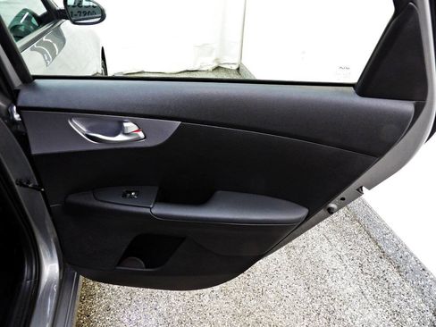 Used 2023 Kia Forte LXS FWD image 12