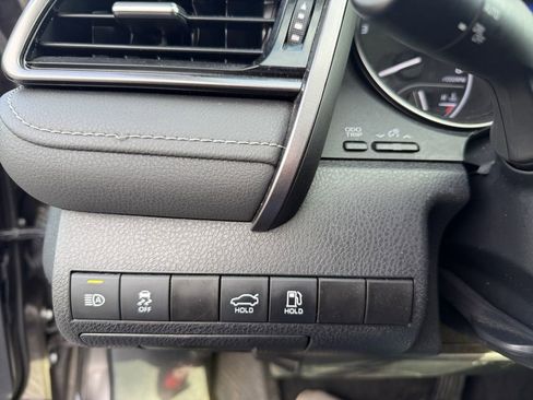 Used 2023 Toyota Camry SE w/ Blackout Package (TMS) FWD image 18