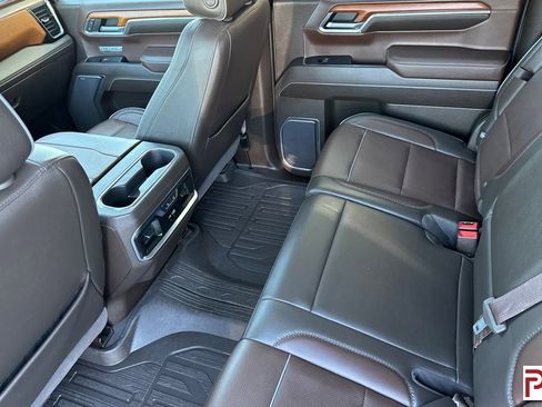 Used 2023 GMC Sierra 1500 Denali w/ Technology Package AWD/4WD image 13