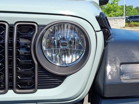 Used 2024 Jeep Wrangler Unlimited Sport AWD/4WD image 9