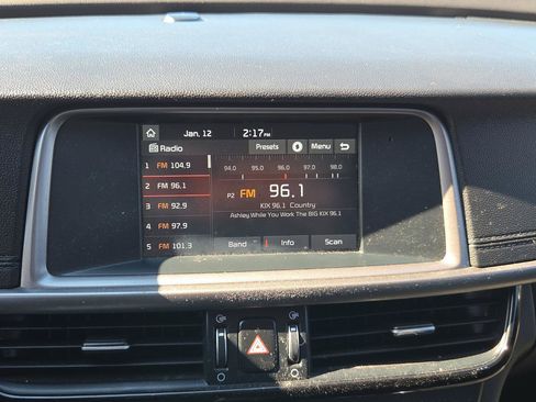 Used 2018 Kia Optima LX FWD image 10