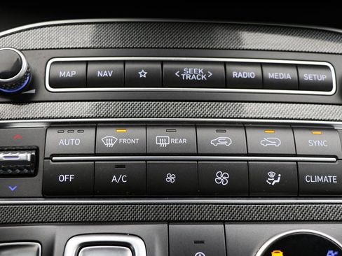 Used 2023 Hyundai Santa Fe SEL w/ Premium Package image 25