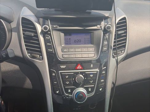 Used 2016 Hyundai Elantra GT FWD image 12