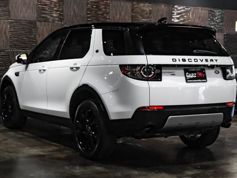 Used 2017 Land Rover Discovery Sport HSE image 12