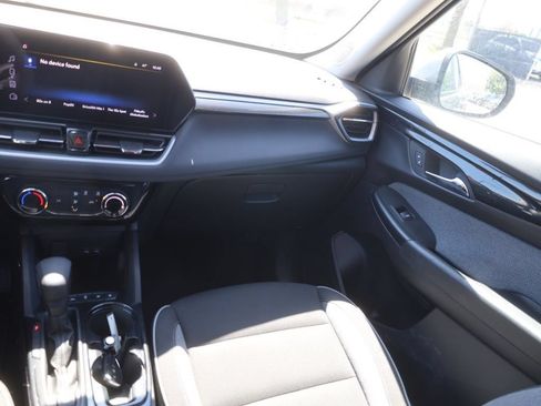 Used 2025 Chevrolet TrailBlazer LT FWD image 27
